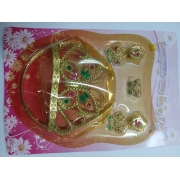 Barbie Fairytopia Collection Colouring + เครื่องประดับนางฟ้า **รบกวนเลื่อนดูสภาพหนังสือก่อนการสั่งซื้อ**